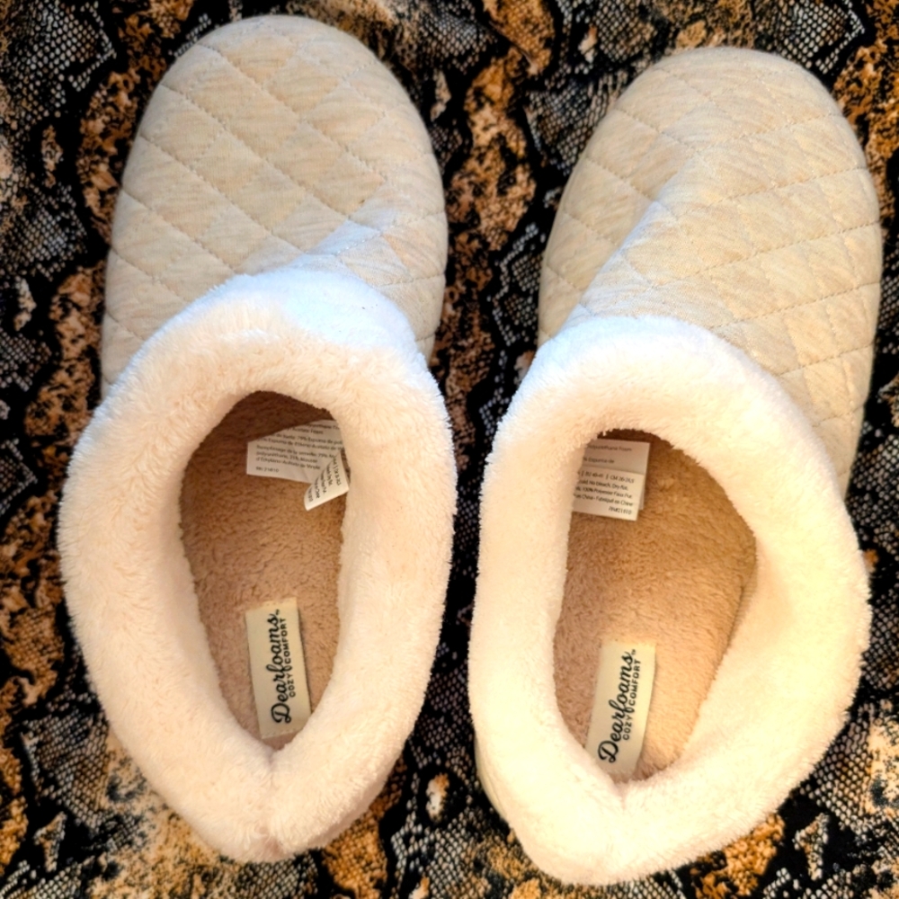 Box#27 Dearfoams Women's Cream Quilted Slippers, Large (9-10)